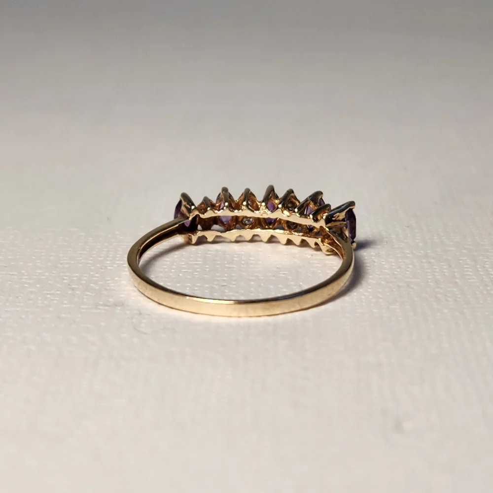 Classic 90s VTG 10K Solid Yellow Gold NATURAL  Amethyst & Diamond Ring Sz 7 - Picture 9 of 16